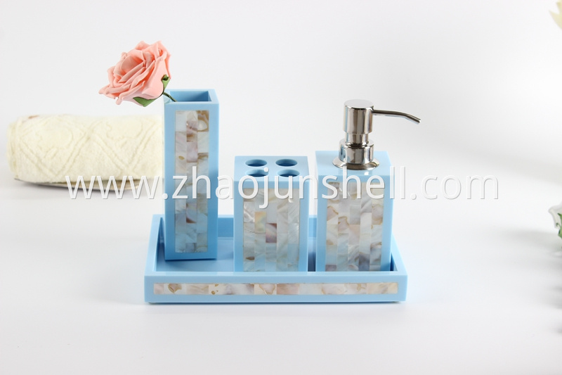 Resin Bathroom Accessory Set with Chinese River Shell